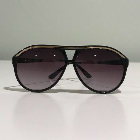 Oversized Aviator Black-Gold Sunglasses